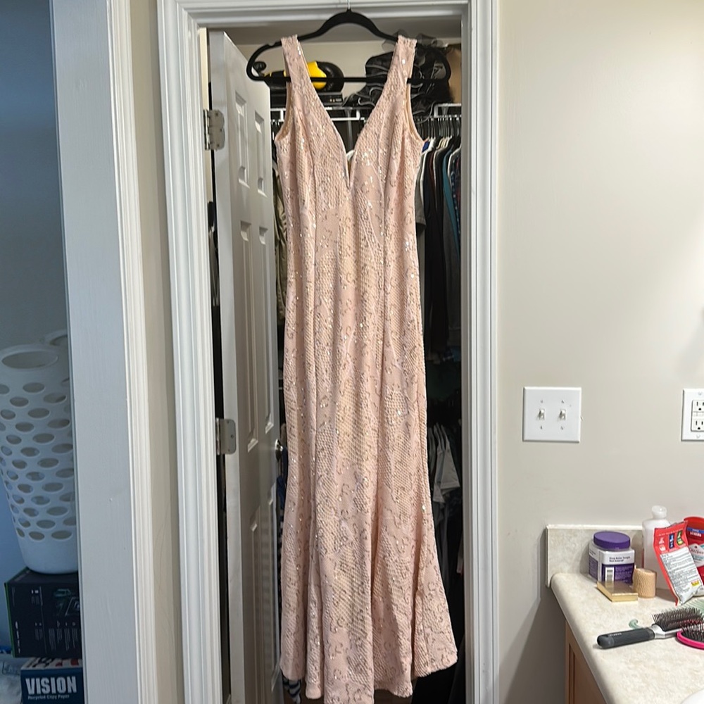 Pink evening gown size medium, never worn